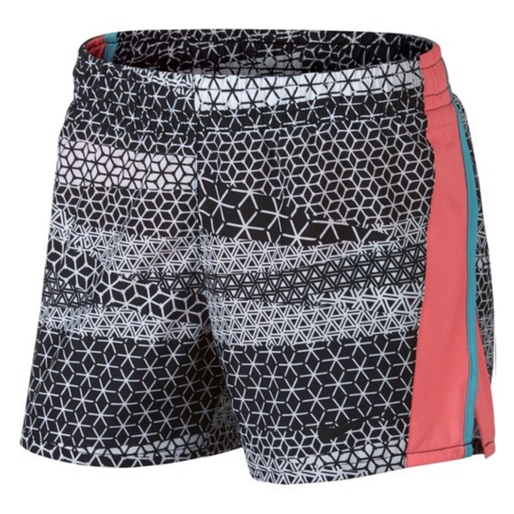 NIKE GIRLS DRY-FIT PRINTED RUNNING SHORT - Picture 2 of 6